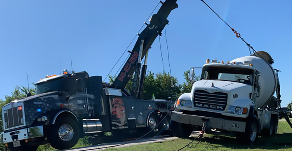 Truck-Accident-Towing-DFW-All-American-Towing Truck Accident Towing